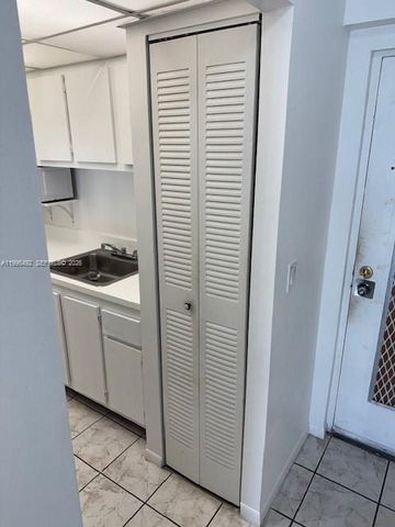 3545 NE 167th St 503, North Miami Beach, FL 33160