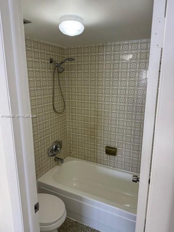 3545 NE 167th St 503, North Miami Beach, FL 33160