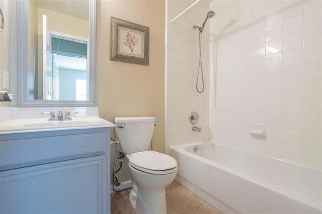 221 Armand Bay Drive, League City, TX 77539