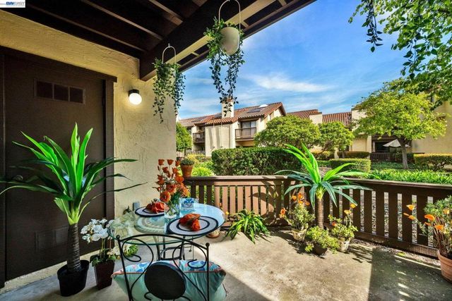 14370 14370 Outrigger Drive, San Leandro, CA 94577