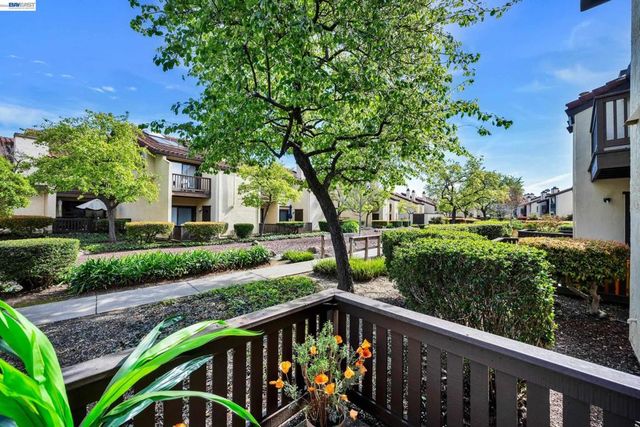 14370 14370 Outrigger Drive, San Leandro, CA 94577