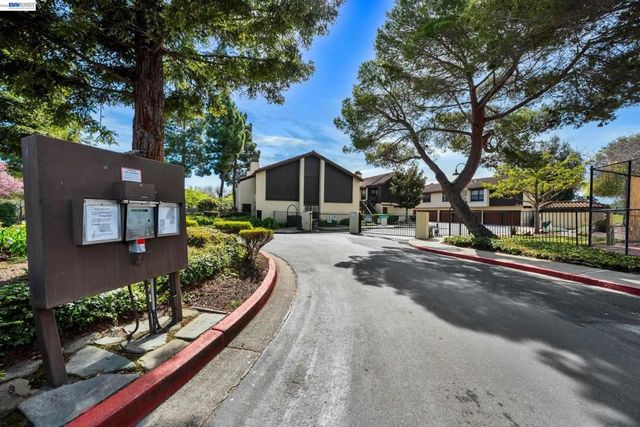 14370 14370 Outrigger Drive, San Leandro, CA 94577