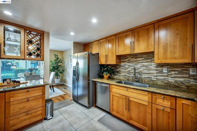 14370 14370 Outrigger Drive, San Leandro, CA 94577