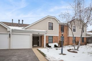 28 Regent Circle B2, Schaumburg, IL 60193