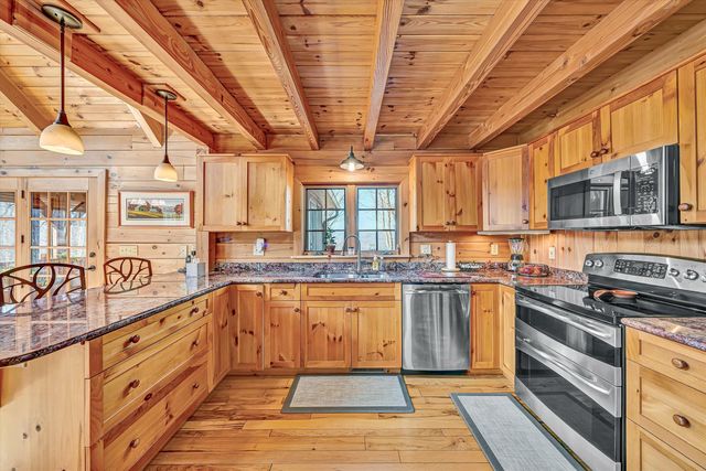 942 Vista PKWY, Hardy, VA 24101