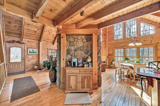 942 Vista PKWY, Hardy, VA 24101