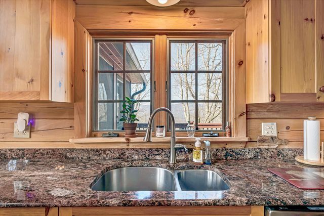 942 Vista PKWY, Hardy, VA 24101