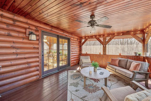 942 Vista PKWY, Hardy, VA 24101