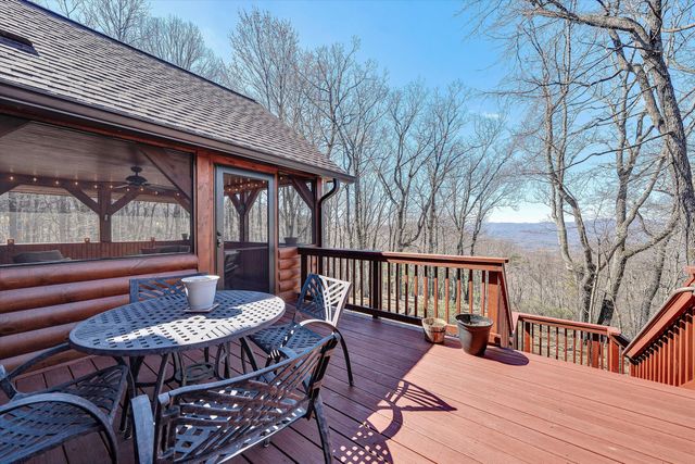 942 Vista PKWY, Hardy, VA 24101