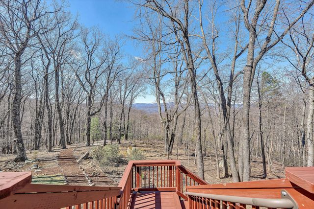 942 Vista PKWY, Hardy, VA 24101