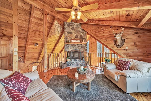 942 Vista PKWY, Hardy, VA 24101