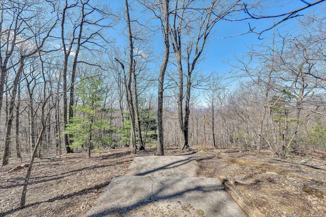 942 Vista PKWY, Hardy, VA 24101