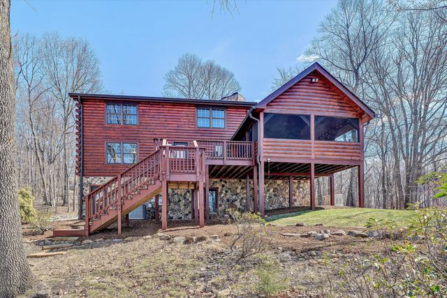 942 Vista PKWY, Hardy, VA 24101