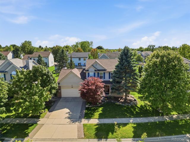 387 Natanna Drive, Genoa Township, MI 48843