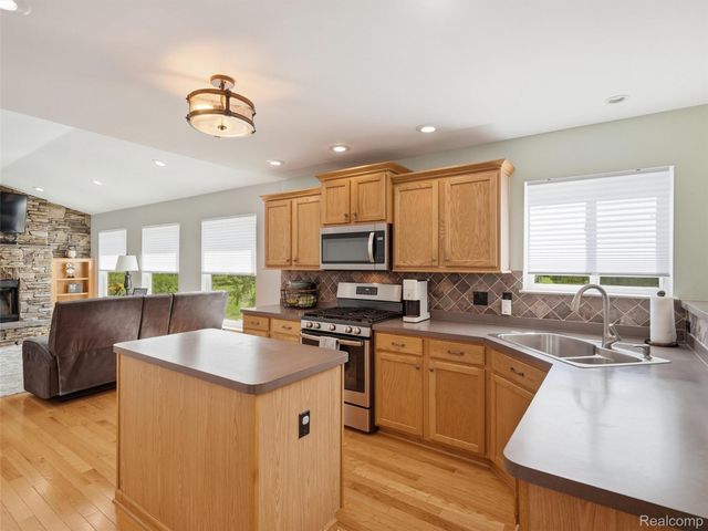 387 Natanna Drive, Genoa Township, MI 48843