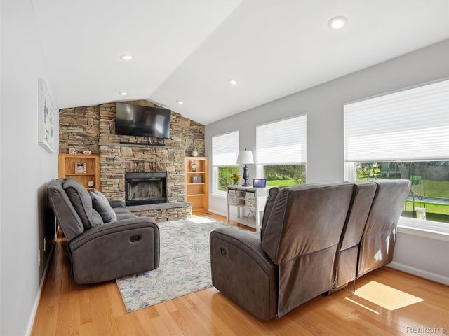 387 Natanna Drive, Genoa Township, MI 48843