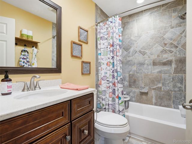 387 Natanna Drive, Genoa Township, MI 48843