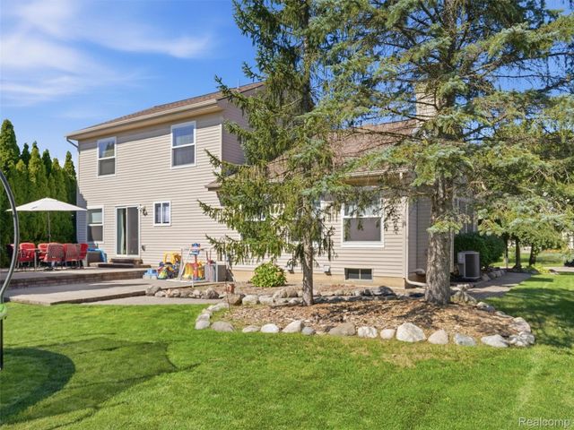 387 Natanna Drive, Genoa Township, MI 48843