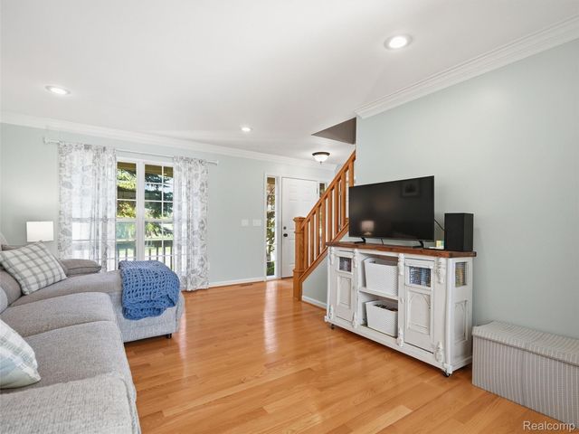 387 Natanna Drive, Genoa Township, MI 48843