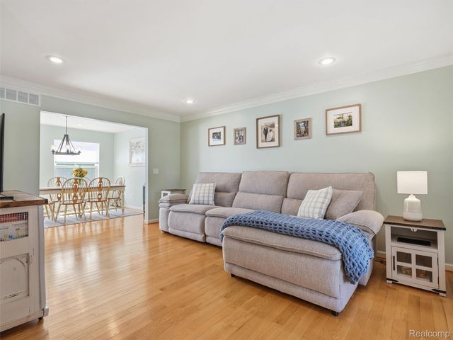 387 Natanna Drive, Genoa Township, MI 48843