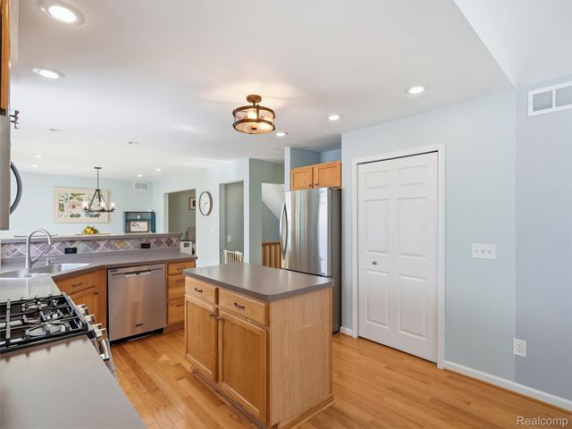 387 Natanna Drive, Genoa Township, MI 48843