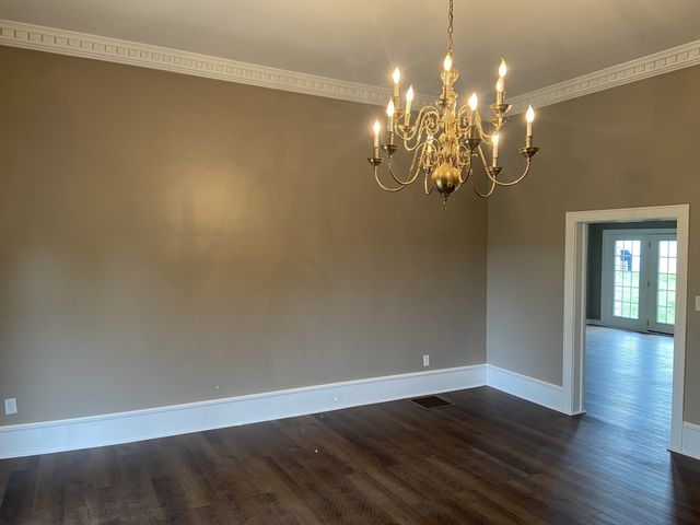 11495 Guthrie Rd, Guthrie, KY 42234