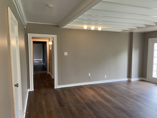 11495 Guthrie Rd, Guthrie, KY 42234