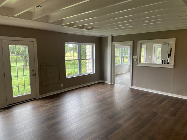 11495 Guthrie Rd, Guthrie, KY 42234