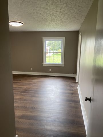 11495 Guthrie Rd, Guthrie, KY 42234