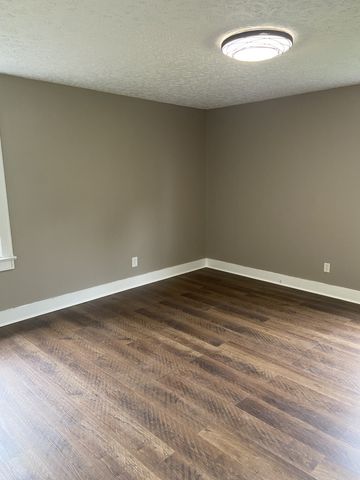 11495 Guthrie Rd, Guthrie, KY 42234