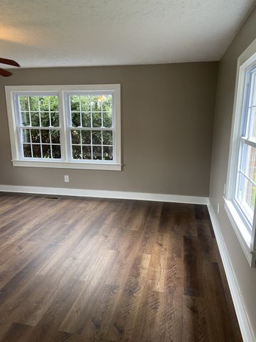 11495 Guthrie Rd, Guthrie, KY 42234