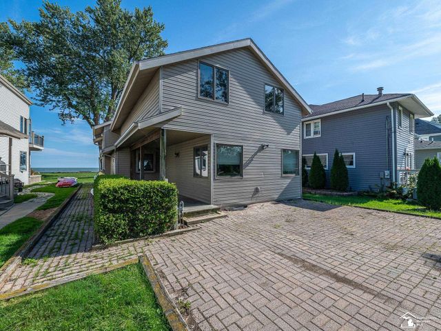 3360 Lakeshore Drive, Frenchtown Twp, MI 48162