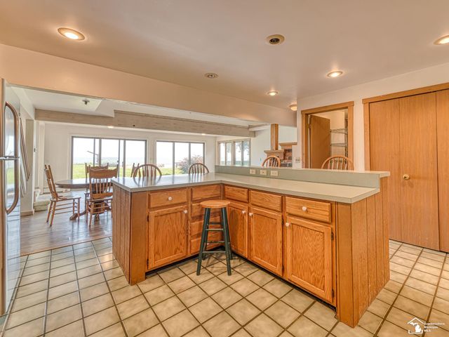 3360 Lakeshore Drive, Frenchtown Twp, MI 48162