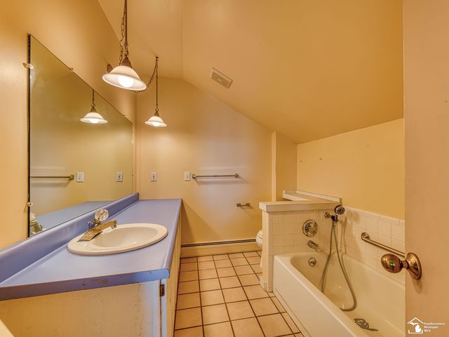 3360 Lakeshore Drive, Frenchtown Twp, MI 48162