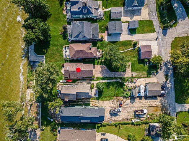 3360 Lakeshore Drive, Frenchtown Twp, MI 48162