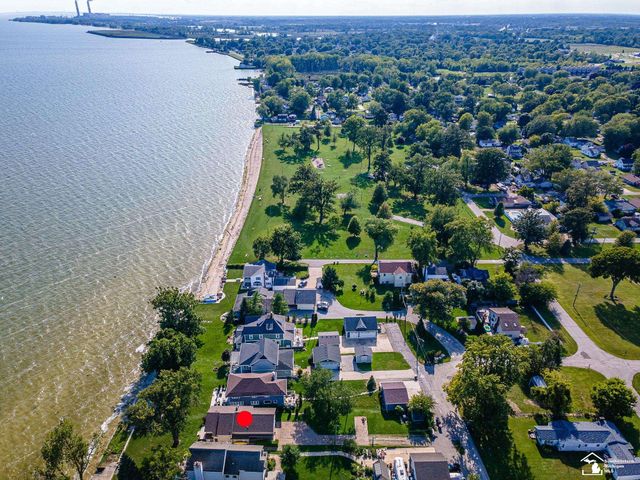 3360 Lakeshore Drive, Frenchtown Twp, MI 48162
