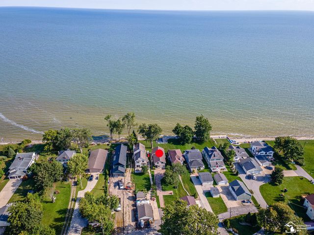 3360 Lakeshore Drive, Frenchtown Twp, MI 48162