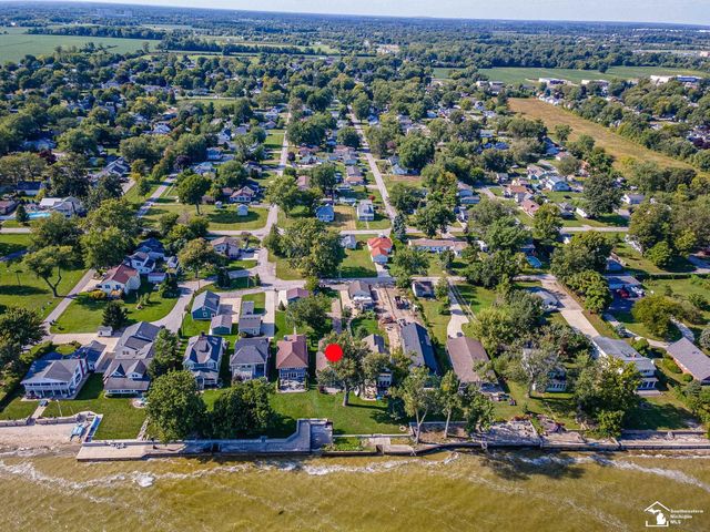 3360 Lakeshore Drive, Frenchtown Twp, MI 48162