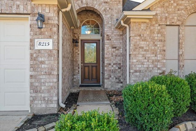8215 Hayden Cove Drive, Tomball, TX 77375