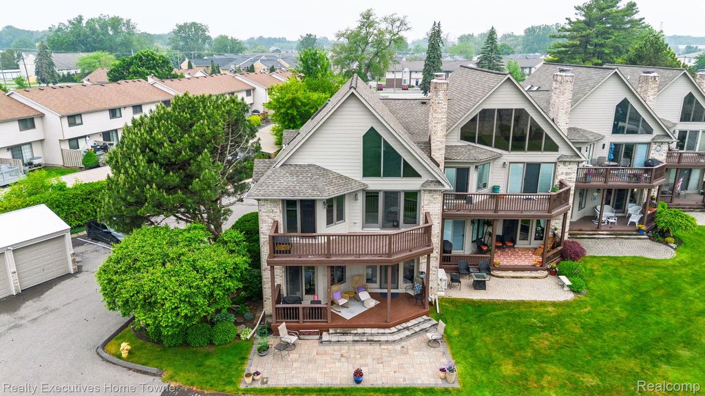 50731 Harbour View Drive N 26, New Baltimore, MI 48047