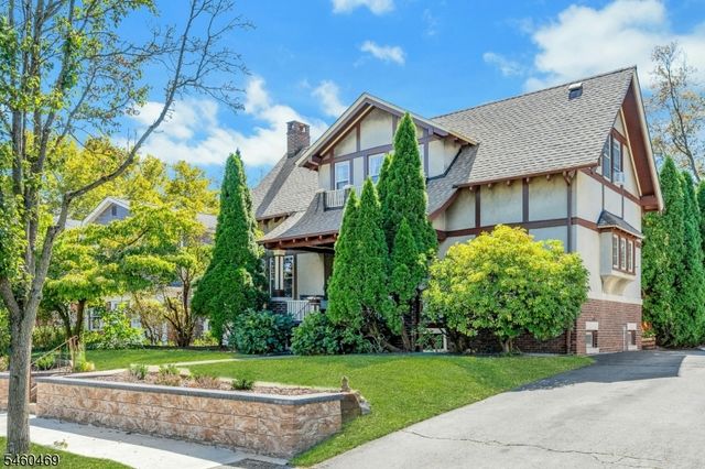 85 Spring Valley Ave, Hackensack City, NJ 07601