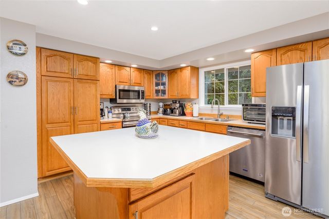 2126 Clipper Cove, Port Angeles, WA 98362