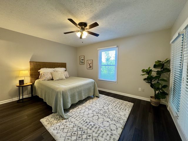 317 Village Ln, W, Dickson, TN 37055