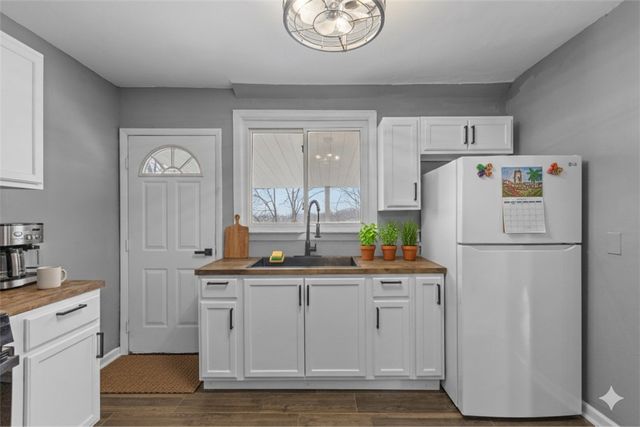 409 Arlington Ave, N Versailles, PA 15137