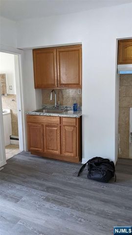 77 Chestnut Street, Paterson, NJ 07501