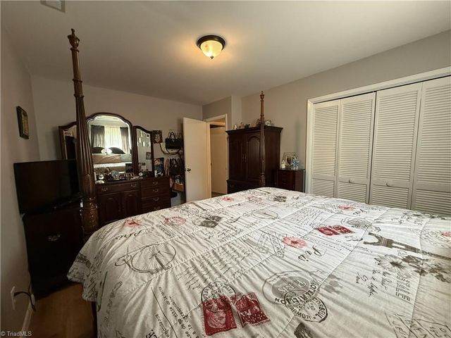400 Croydon Lane, Winston-salem, NC 27107