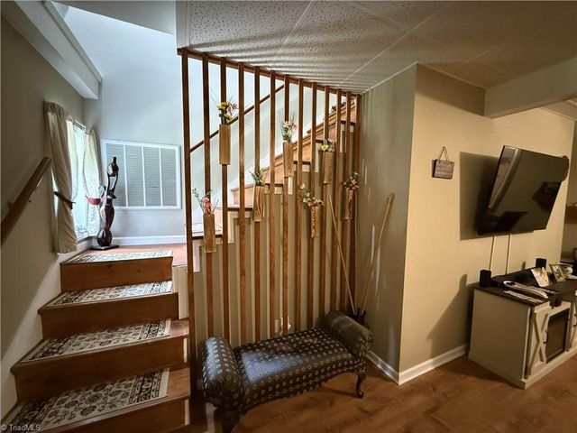 400 Croydon Lane, Winston-salem, NC 27107