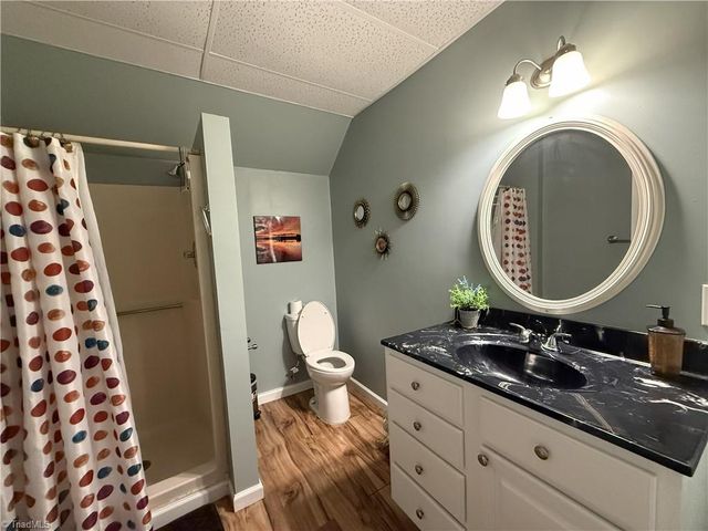 400 Croydon Lane, Winston-salem, NC 27107
