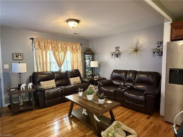 400 Croydon Lane, Winston-salem, NC 27107