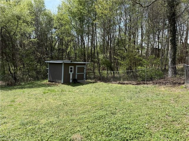 400 Croydon Lane, Winston-salem, NC 27107